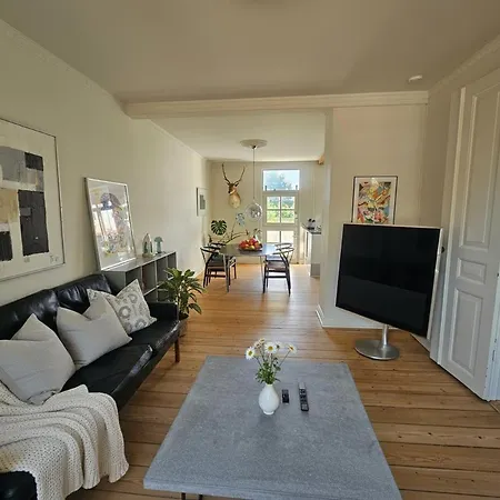 Center With Balcony, Garden & Free Parking Οντένσε