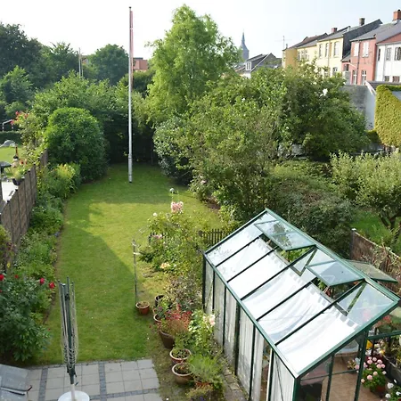 Center With Balcony, Garden & Free Parking Appartamento